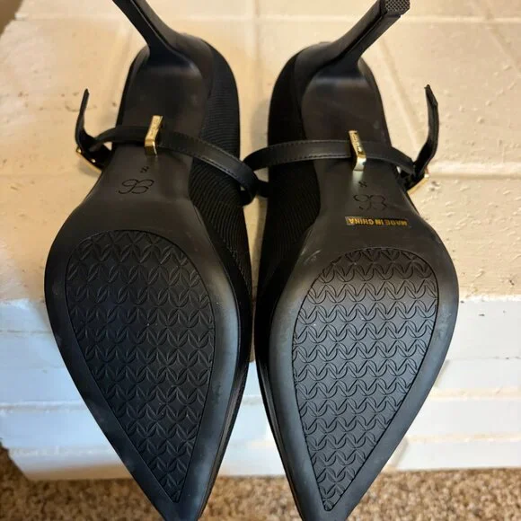 Classic Black Mary Jane Pointed-Toe Heels - Picture 5 of 5